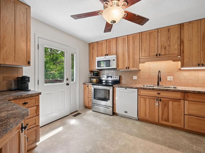 5804 Jeb Stuart Drive, Milford, OH 45150 Photo 10