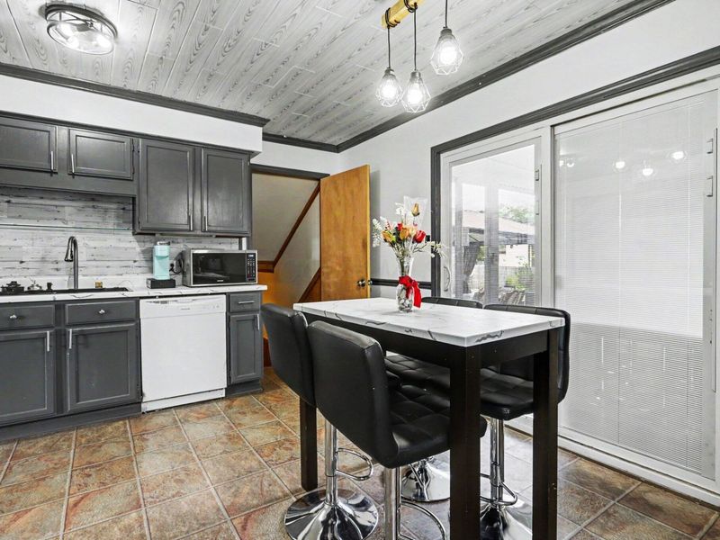 5888 Starcrest Drive, Galloway, OH 43119 Photo 8