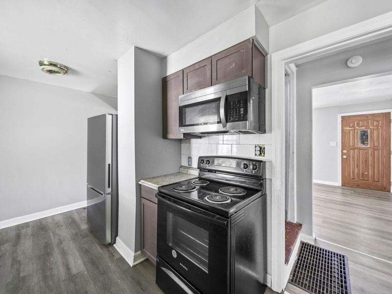 2559 Hamilton Avenue, Columbus, OH 43211 Photo 8