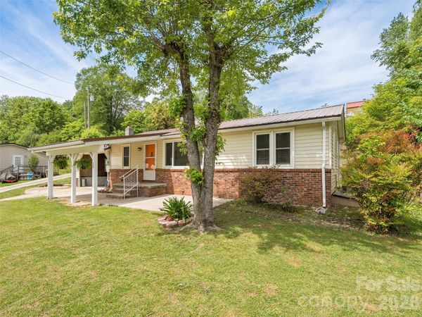 160 Cooper Street , Canton, NC 28716