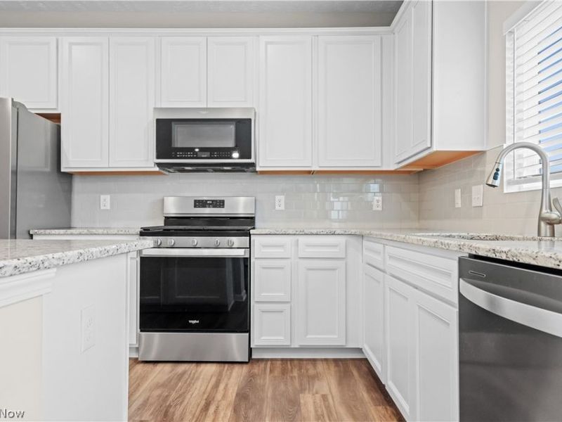 23840 Pine Valley Drive, Columbia Station, OH 44028 Photo 11
