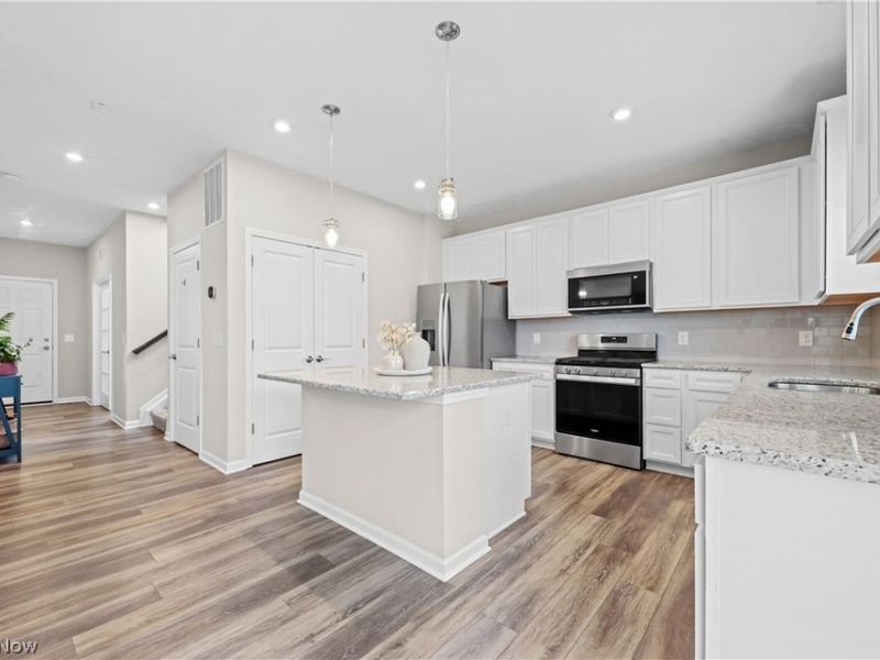 23840 Pine Valley Drive, Columbia Station, OH 44028 Photo 9