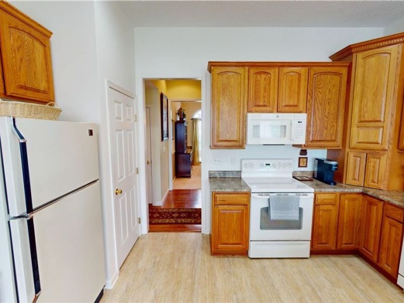 1003 Nature Wood Circle, Kent, OH 44240 Photo 18