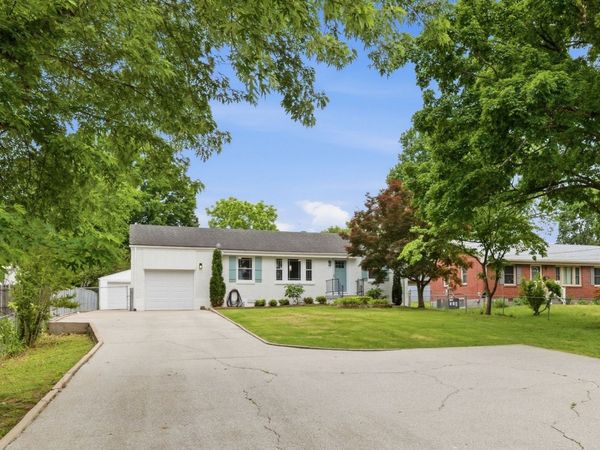 353 Melpar Dr, Nashville, TN 37211
