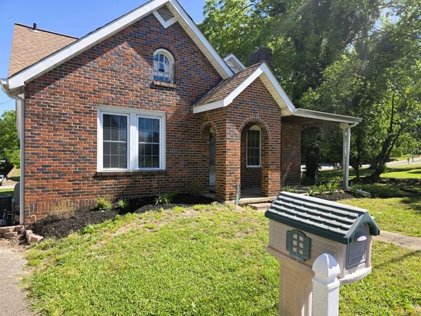 122 W Lake St , Camden, TN 38320