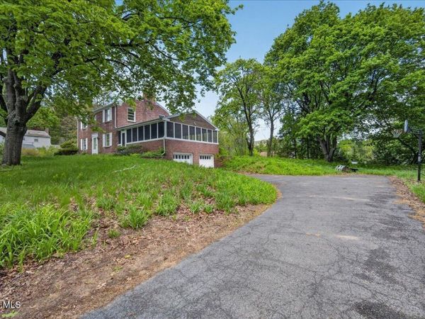 6 Cherrywood Terrace, Latham, NY 12110