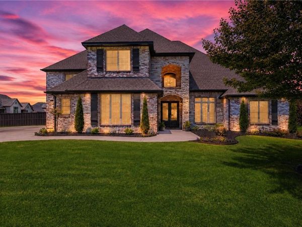 3111 Oak Tree Drive, Centerton, AR 72719