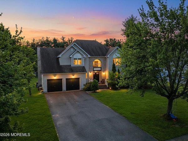 57 Jamestown Drive, Eatontown, NJ 07724