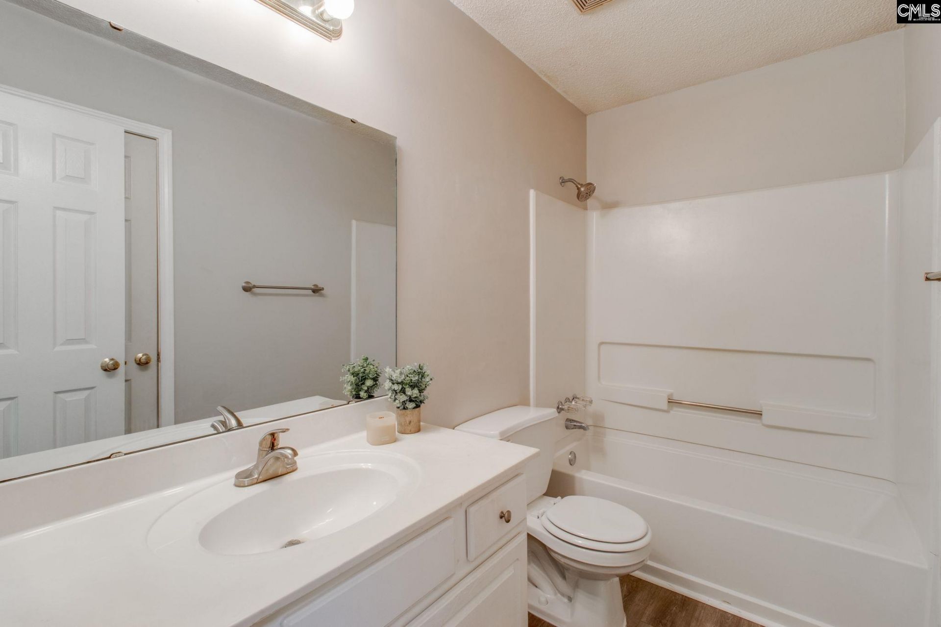 16 Seaford Court  Photo 17