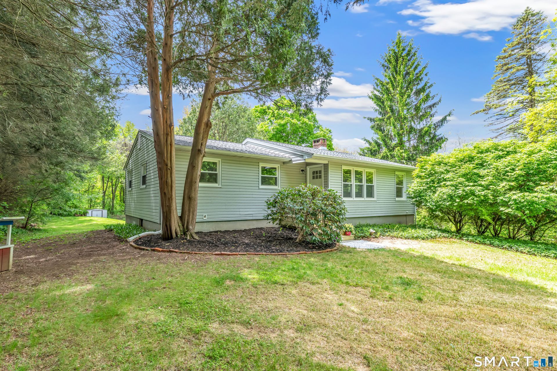 7 Longview, Newtown, CT 06482 Main Photo
