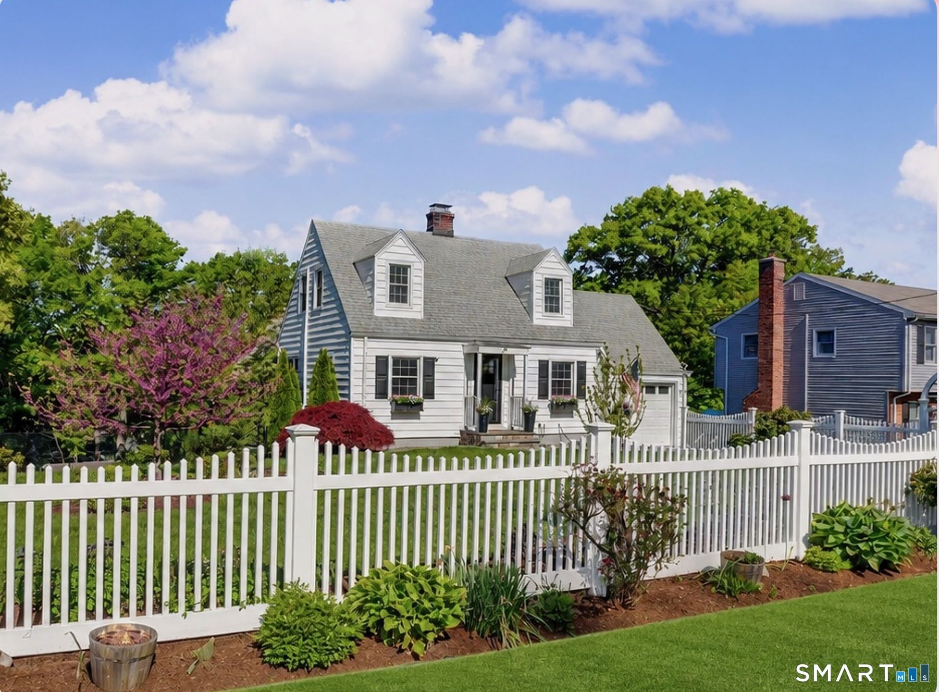 40 Woodbury, Stamford, CT 06907 Main Photo