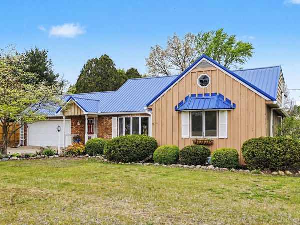 12821 S Drive N, Battle Creek, MI 49014