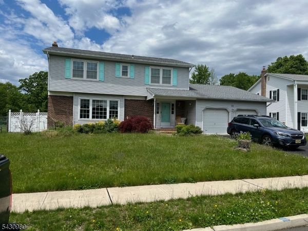 31 Junction Pond Ln, South Brunswick, NJ 08852