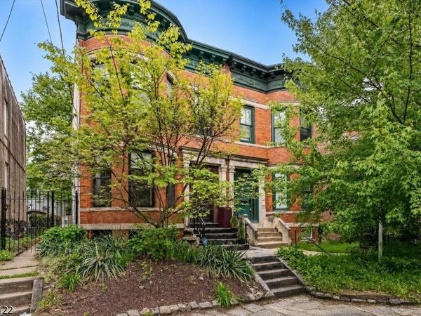 257 Woodlawn Ave, Jersey, NJ 07305