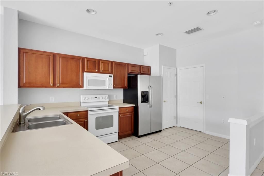 937 Hampton Cir, Unit 108, Naples, FL 34105 Photo
