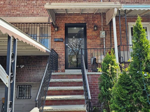 2082 Pitman Avenue , Bronx, NY 10466
