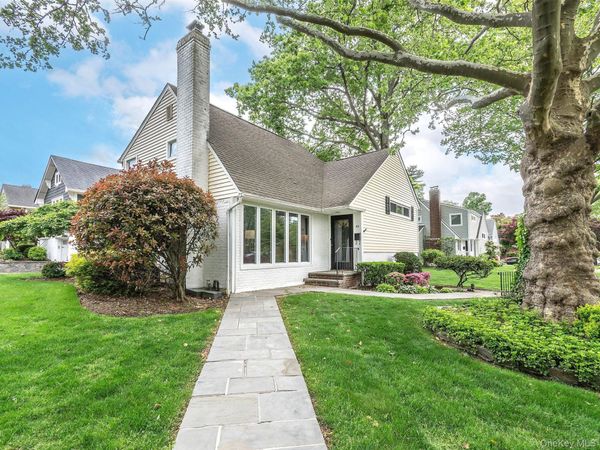 43 Plymouth Road, Port Washington, NY 11050