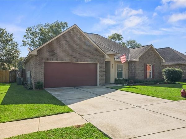 420 OAK BRANCH Drive , Covington, LA 70435