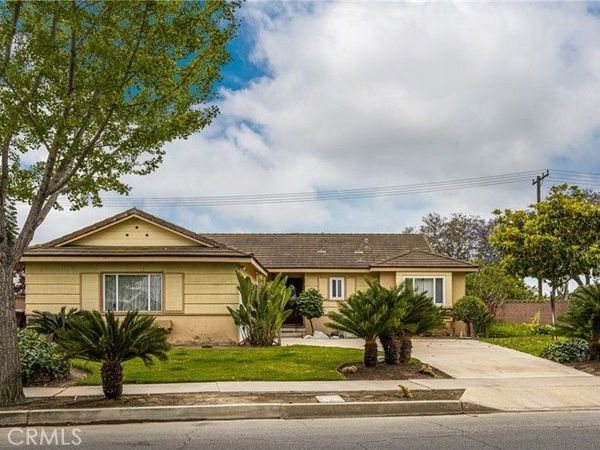1830 W Chalet Avenue, Anaheim, CA 92804