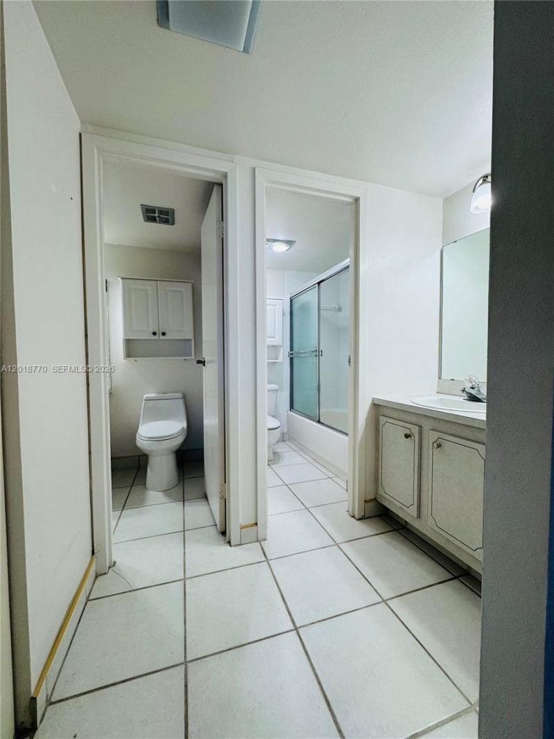 3675 N Country Club Dr , Unit 2005, Aventura, FL 33180 Photo