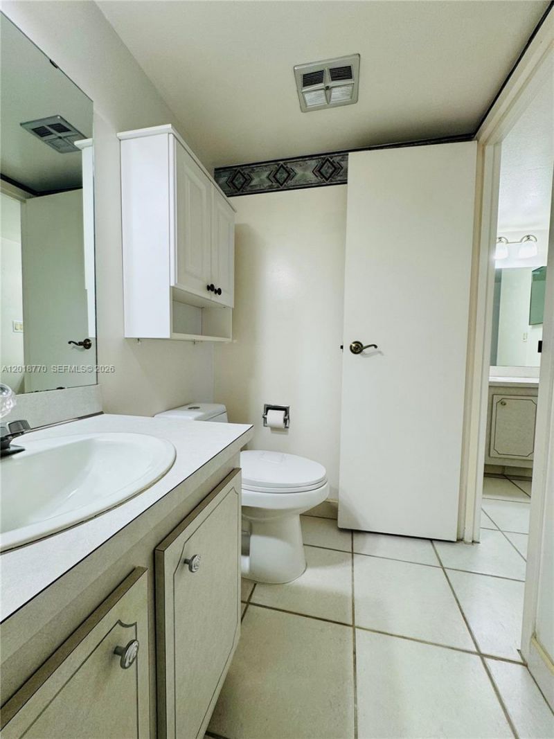 3675 N Country Club Dr , Unit 2005, Aventura, FL 33180 Photo