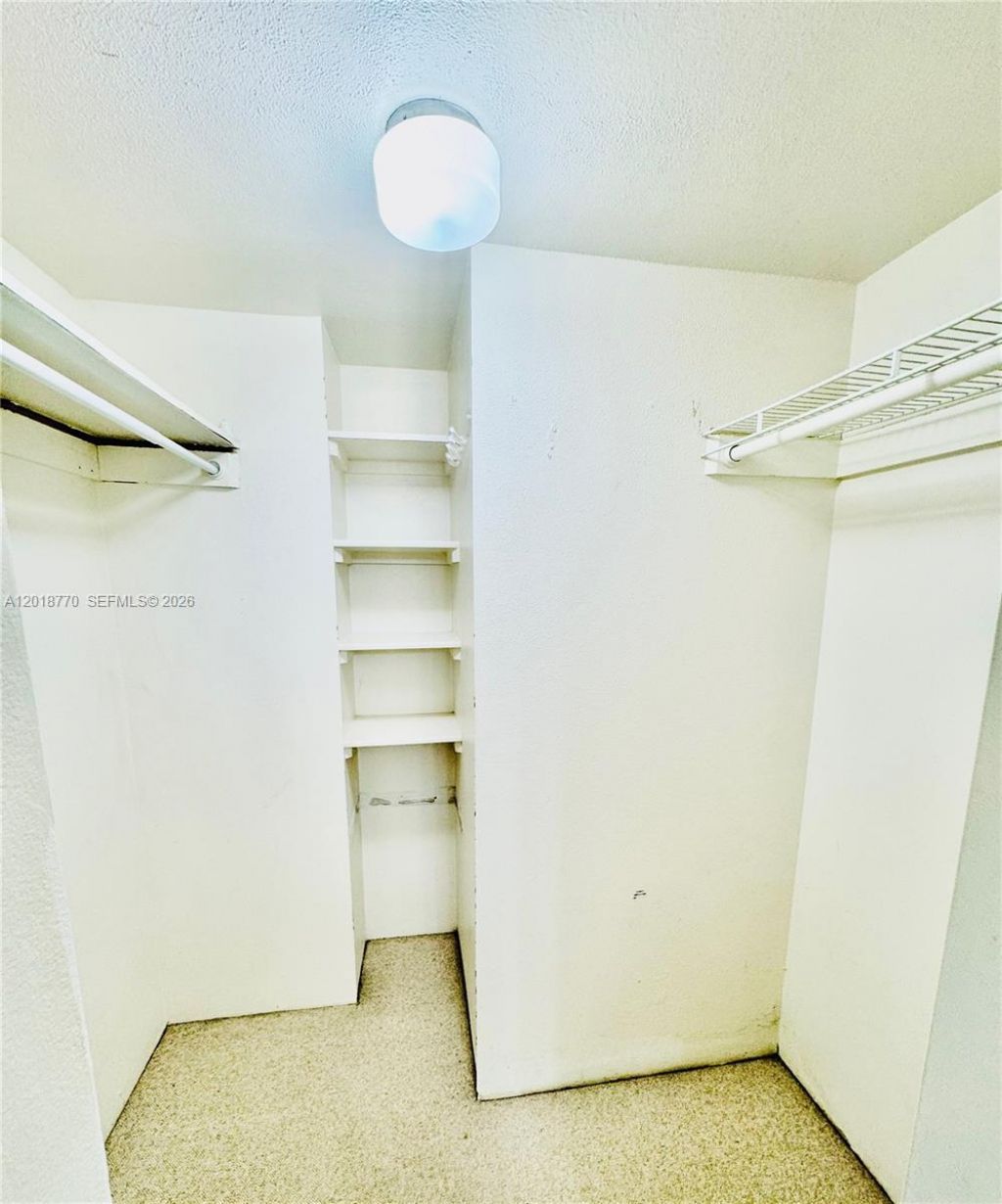 3675 N Country Club Dr , Unit 2005, Aventura, FL 33180 Photo