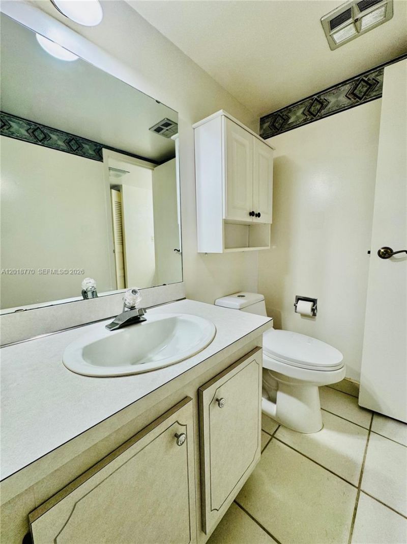 3675 N Country Club Dr , Unit 2005, Aventura, FL 33180 Photo