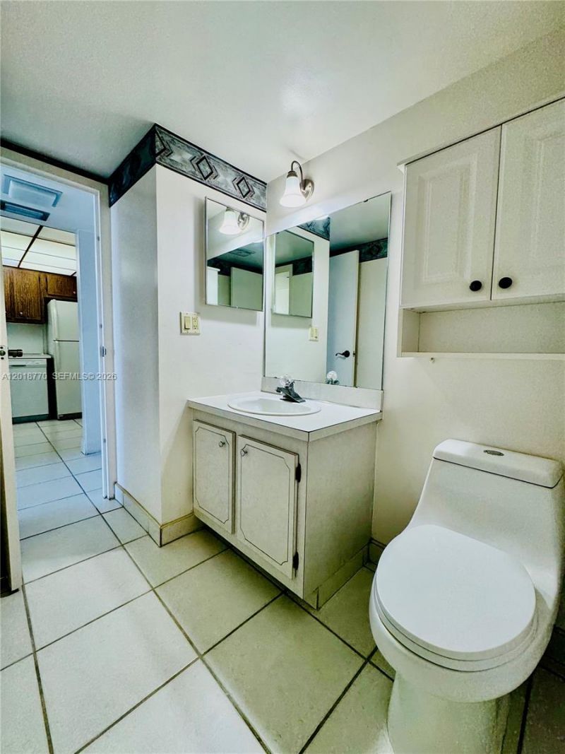 3675 N Country Club Dr , Unit 2005, Aventura, FL 33180 Photo
