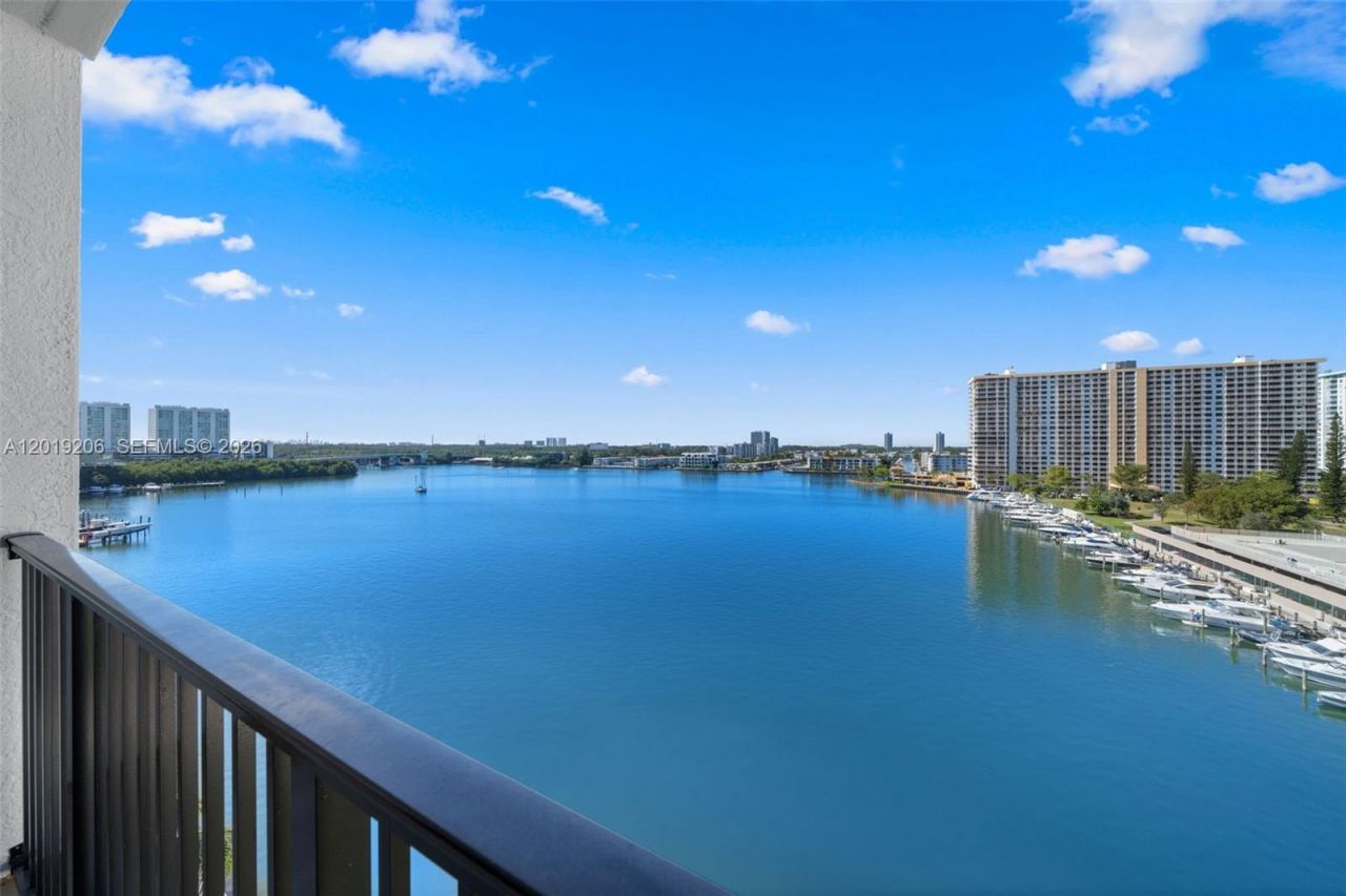 17150 N Bay Rd , Unit 2908, Sunny Isles Beach, FL 33160 Photo