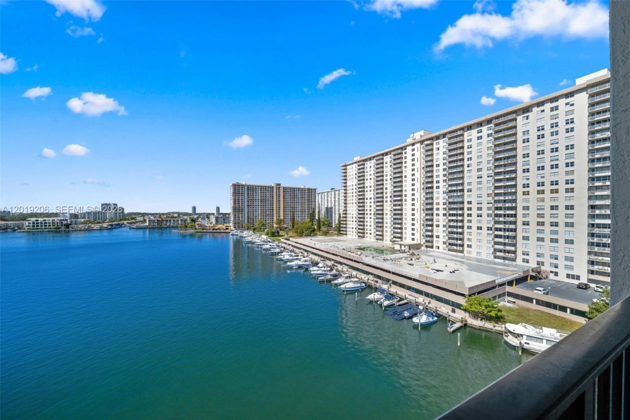 17150 N Bay Rd , Unit 2908, Sunny Isles Beach, FL 33160 Photo