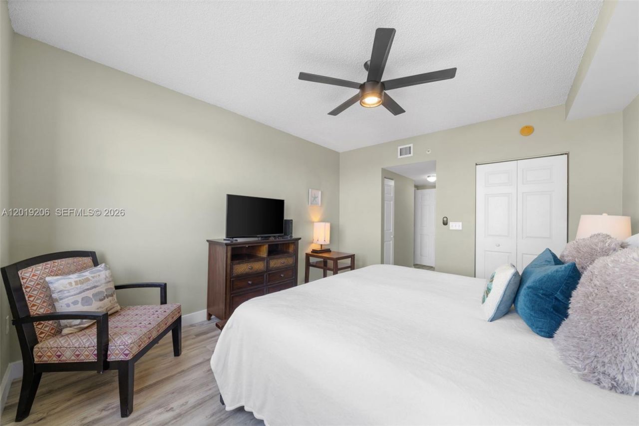 17150 N Bay Rd , Unit 2908, Sunny Isles Beach, FL 33160 Photo
