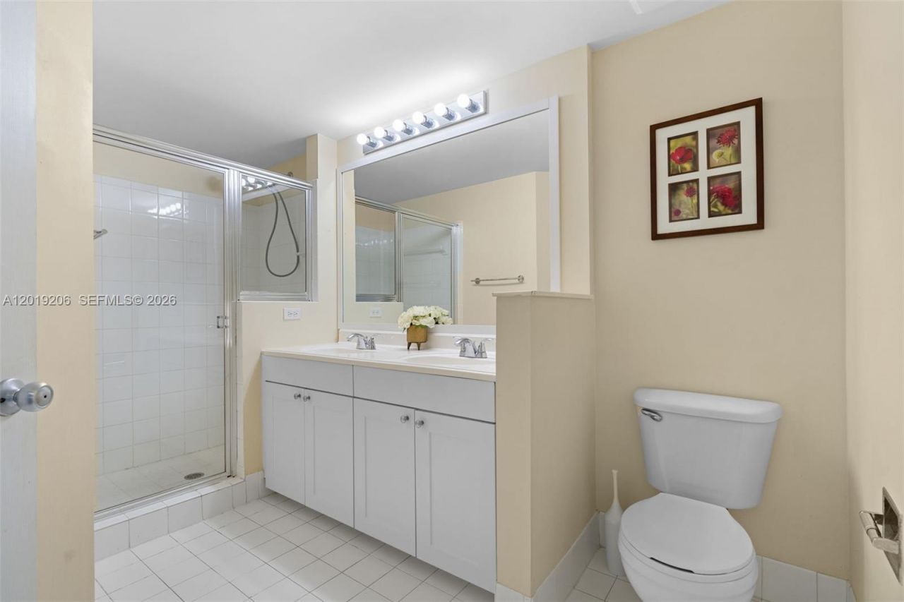17150 N Bay Rd , Unit 2908, Sunny Isles Beach, FL 33160 Photo