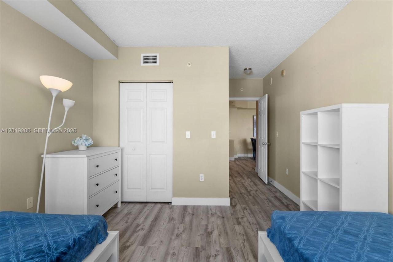 17150 N Bay Rd , Unit 2908, Sunny Isles Beach, FL 33160 Photo