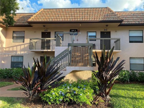 10468 NW 10th St , Unit 204, Pembroke Pines, FL 33026