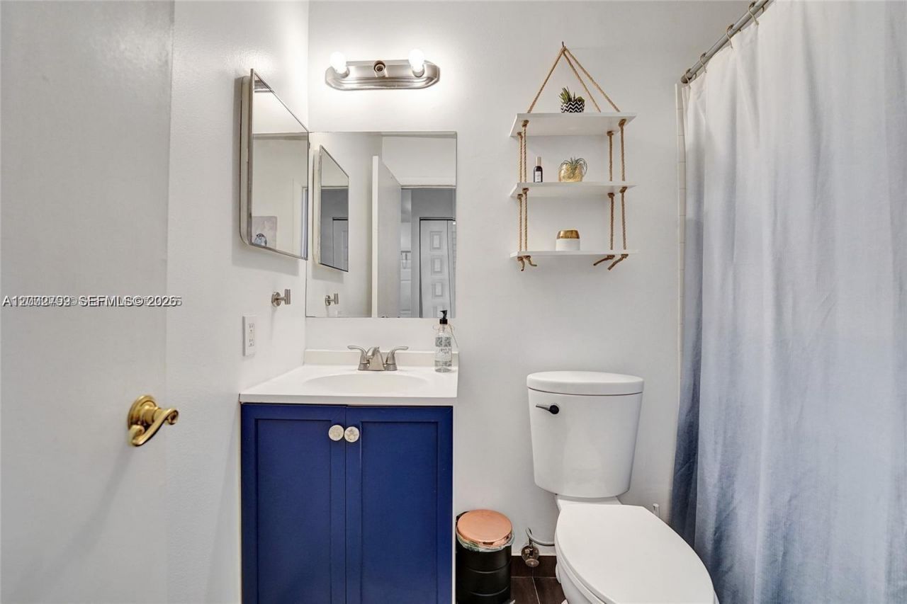 10468 NW 10th St , Unit 204, Pembroke Pines, FL 33026 Photo