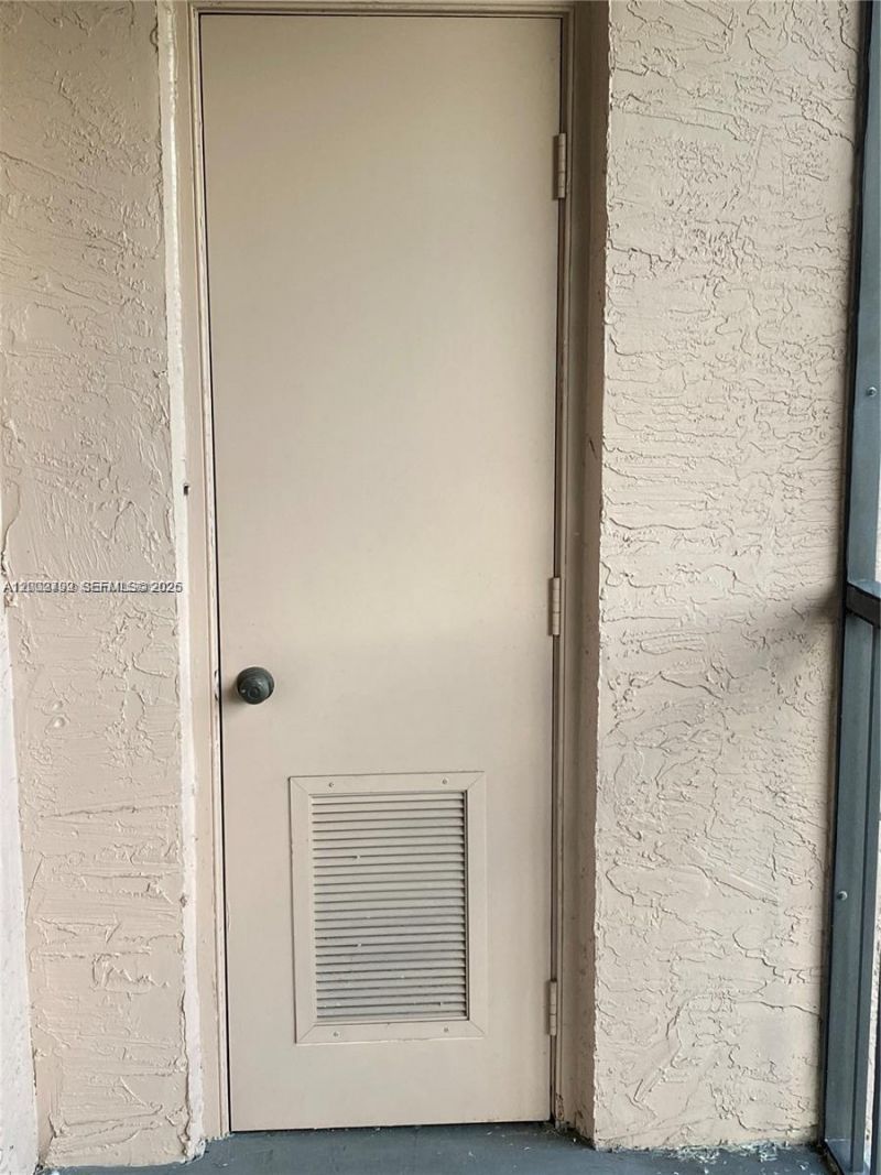 10468 NW 10th St , Unit 204, Pembroke Pines, FL 33026 Photo