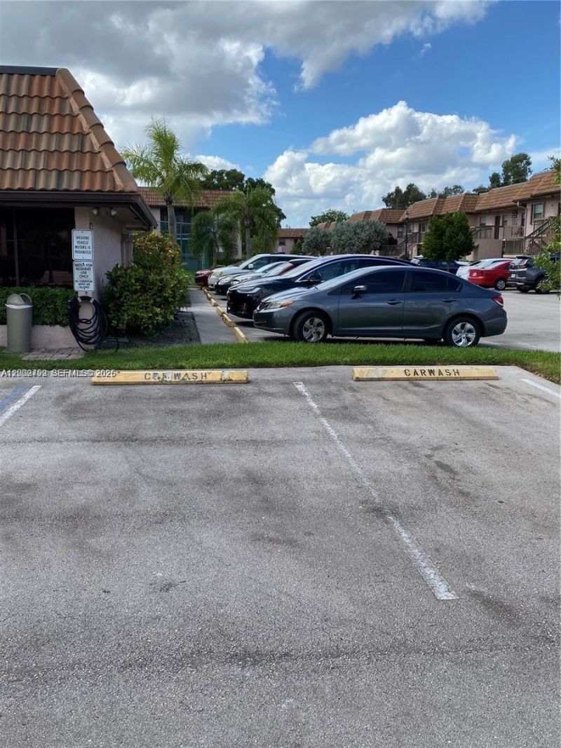 10468 NW 10th St , Unit 204, Pembroke Pines, FL 33026 Photo