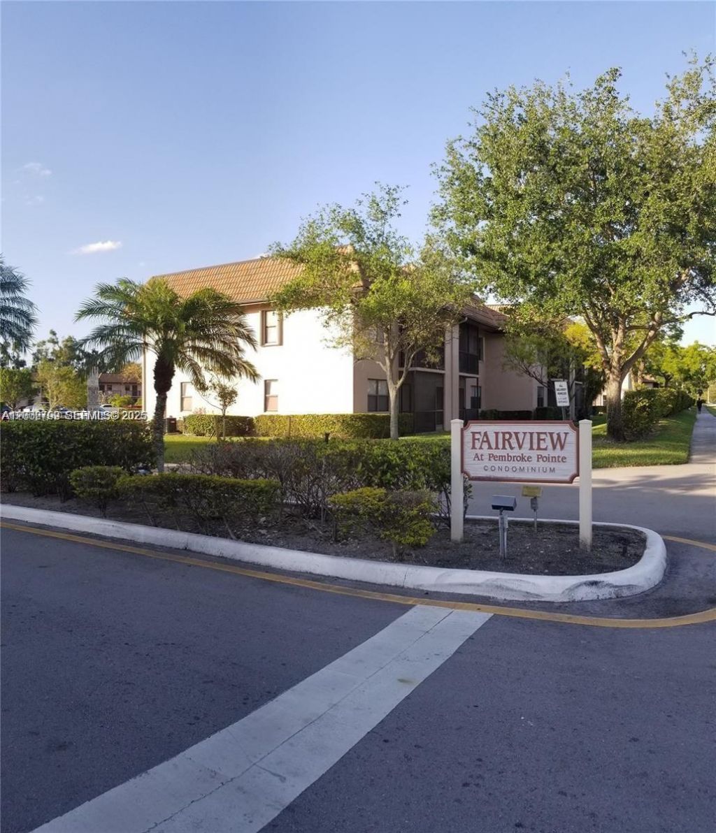 10468 NW 10th St , Unit 204, Pembroke Pines, FL 33026 Photo