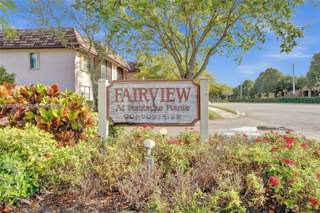 10468 NW 10th St , Unit 204, Pembroke Pines, FL 33026 Photo