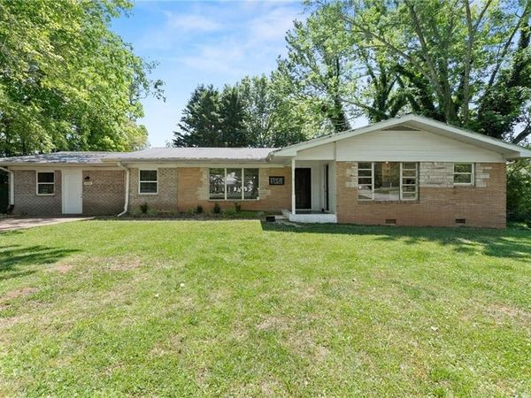 1076 Highway 9 N, Dawsonville, GA 30534