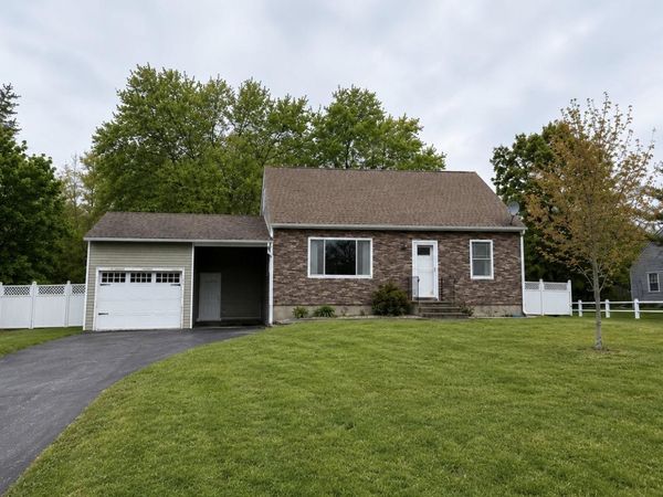 34 B Street, Hudson, NH 03053