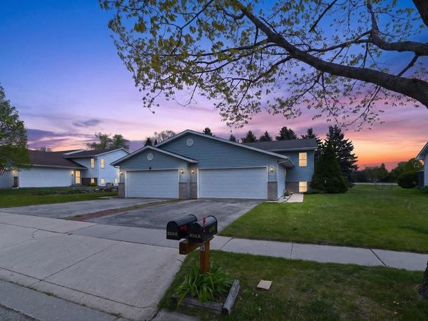 808 Clover Lane, Cottage Grove, WI 53527