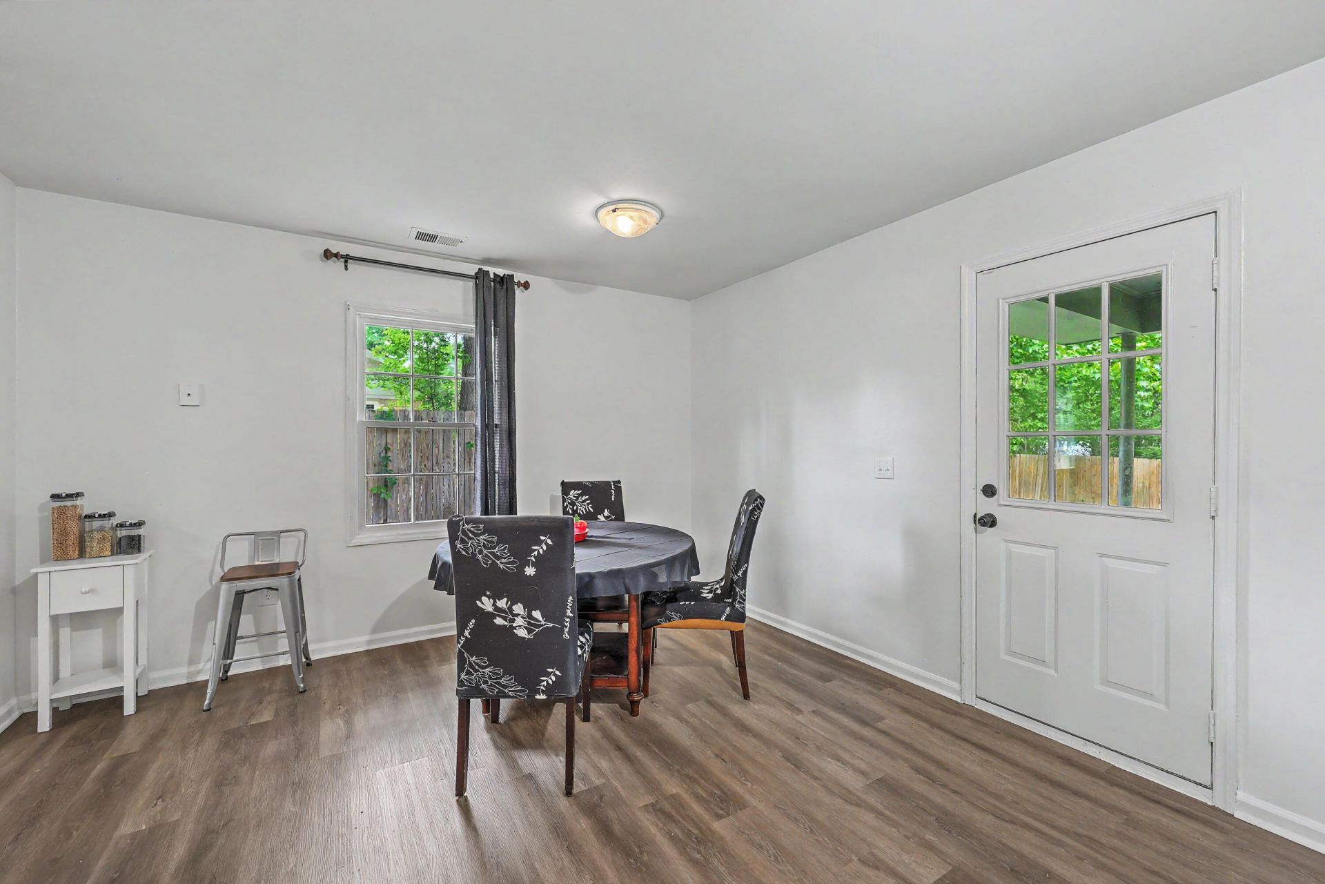 405 Madeline Drive Photo 11