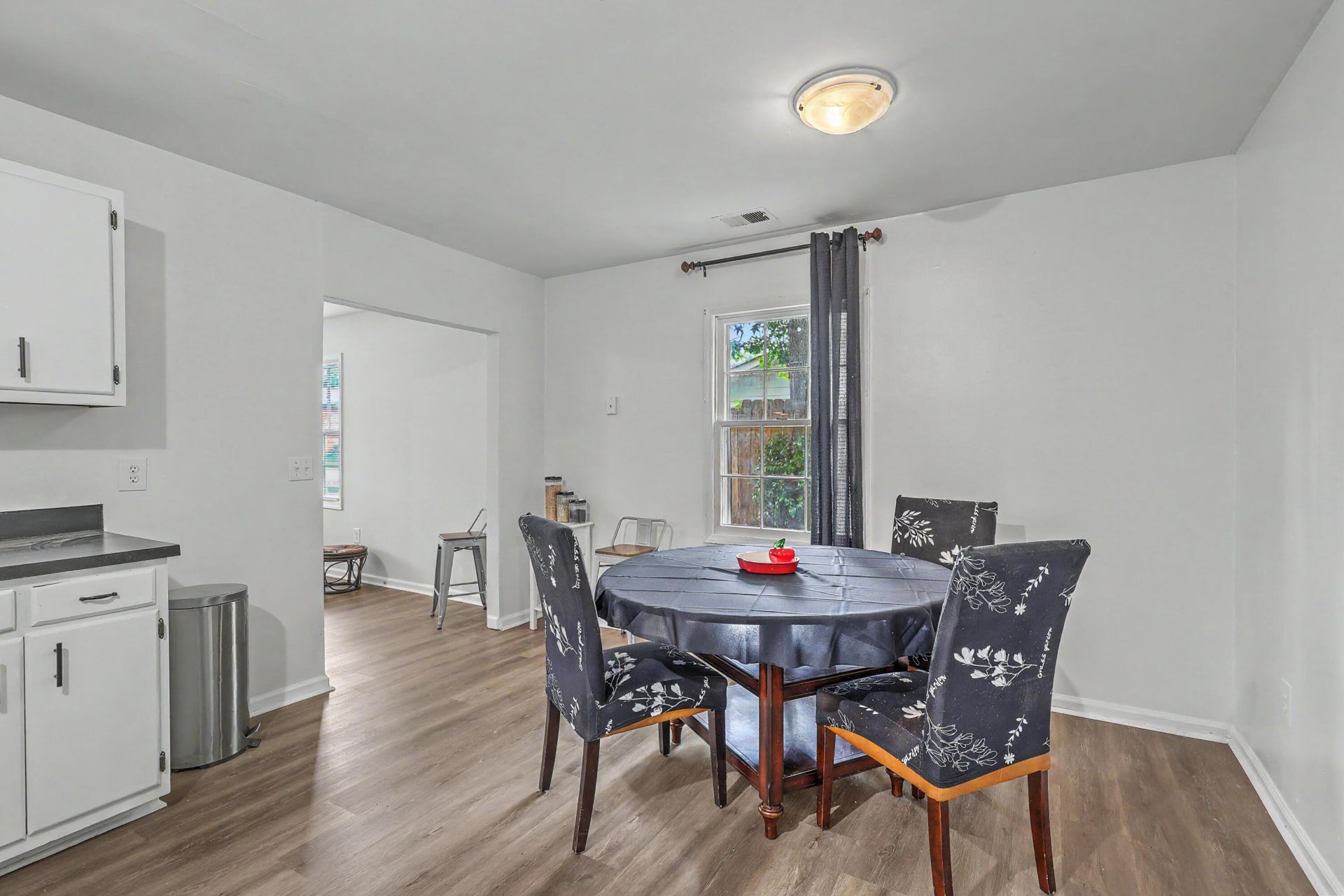 405 Madeline Drive Photo 12