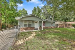405 Madeline Drive photo 4