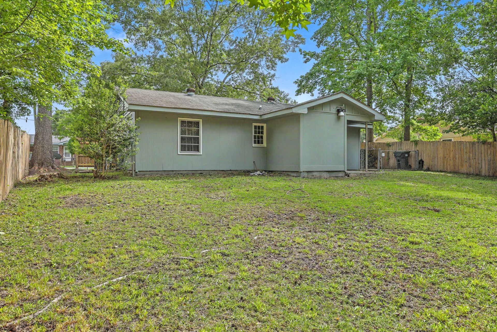 405 Madeline Drive Photo 24