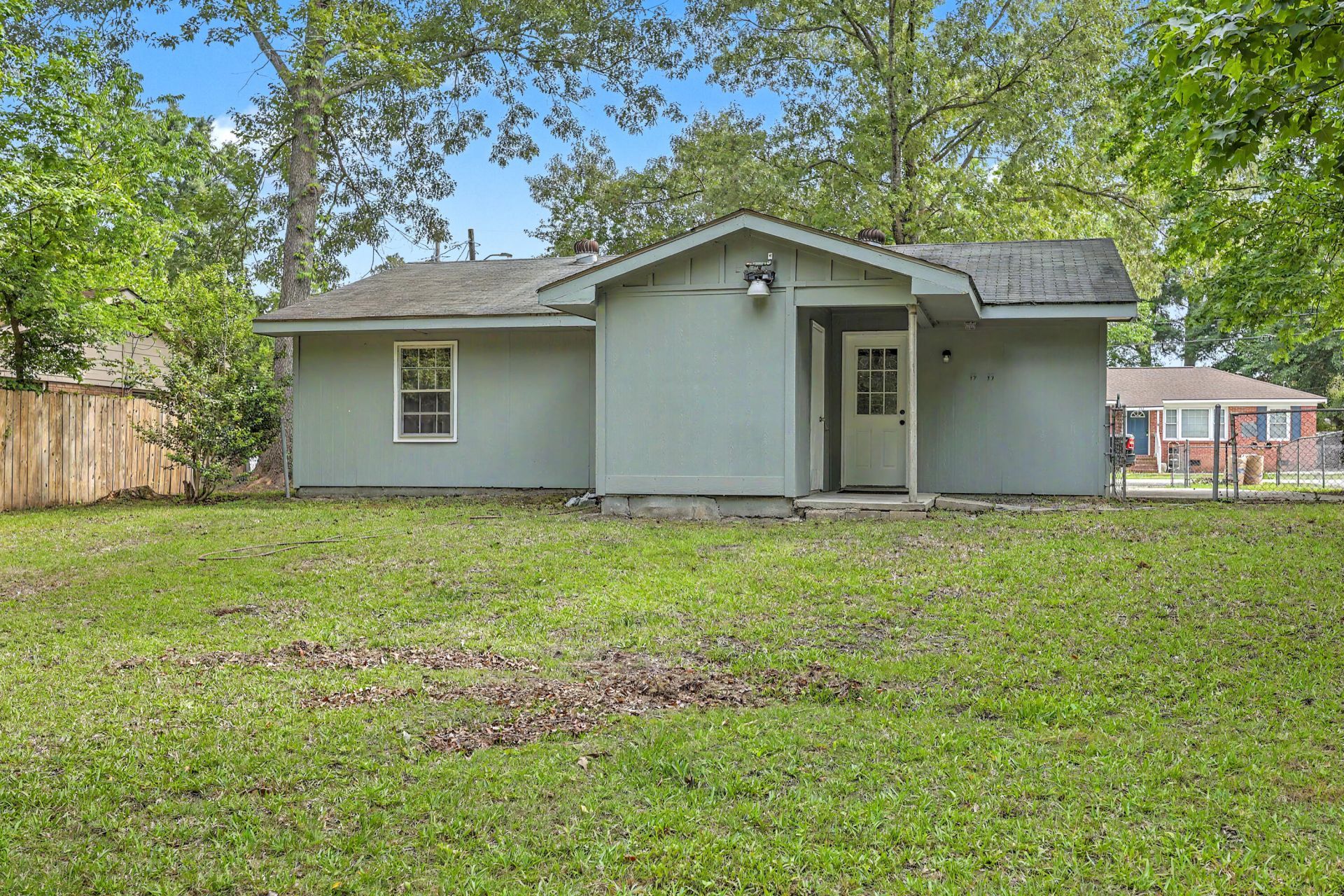 405 Madeline Drive Photo 26