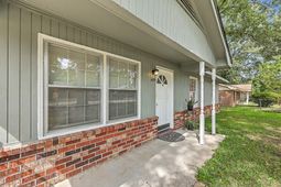 405 Madeline Drive photo 4