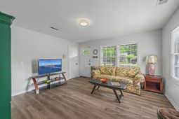 405 Madeline Drive photo 4