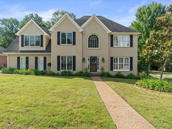 8275 GROVE CREEK CV, Cordova, TN 38018